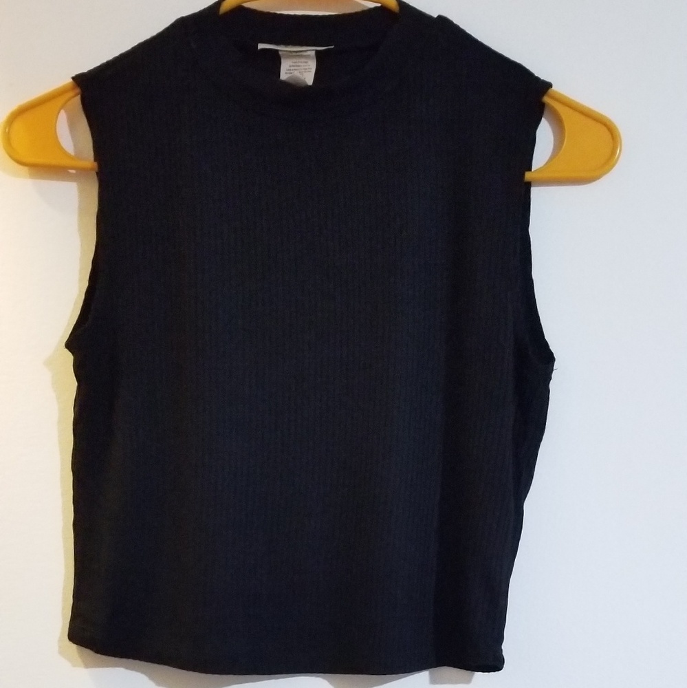 Black Sleeveless Crop Top
